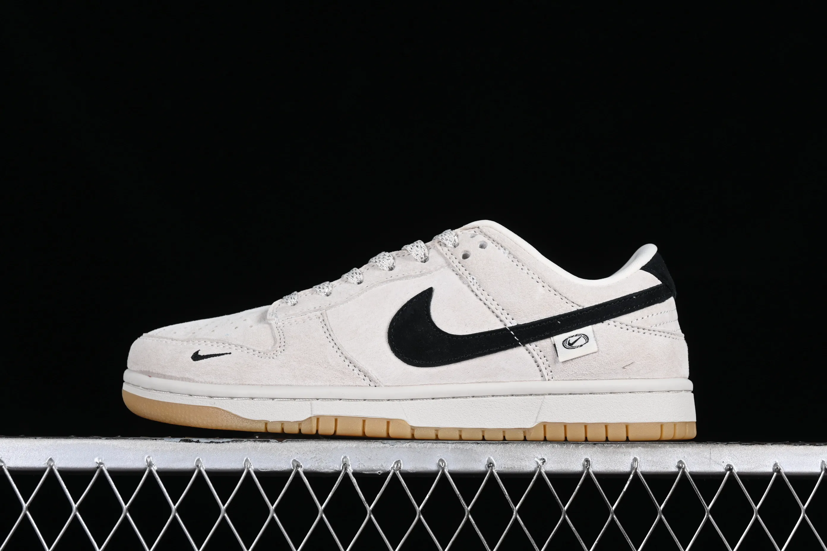 All categories Nk SB Dunk Series Nk SB Dunk Low High-end customized low-top sneakers Nk SB Dunk Low suede raw rubber Anniversary high-end customized low-top casual sneakers DD1391-137
